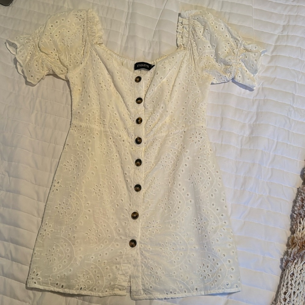 Etiquette boutique lace dress